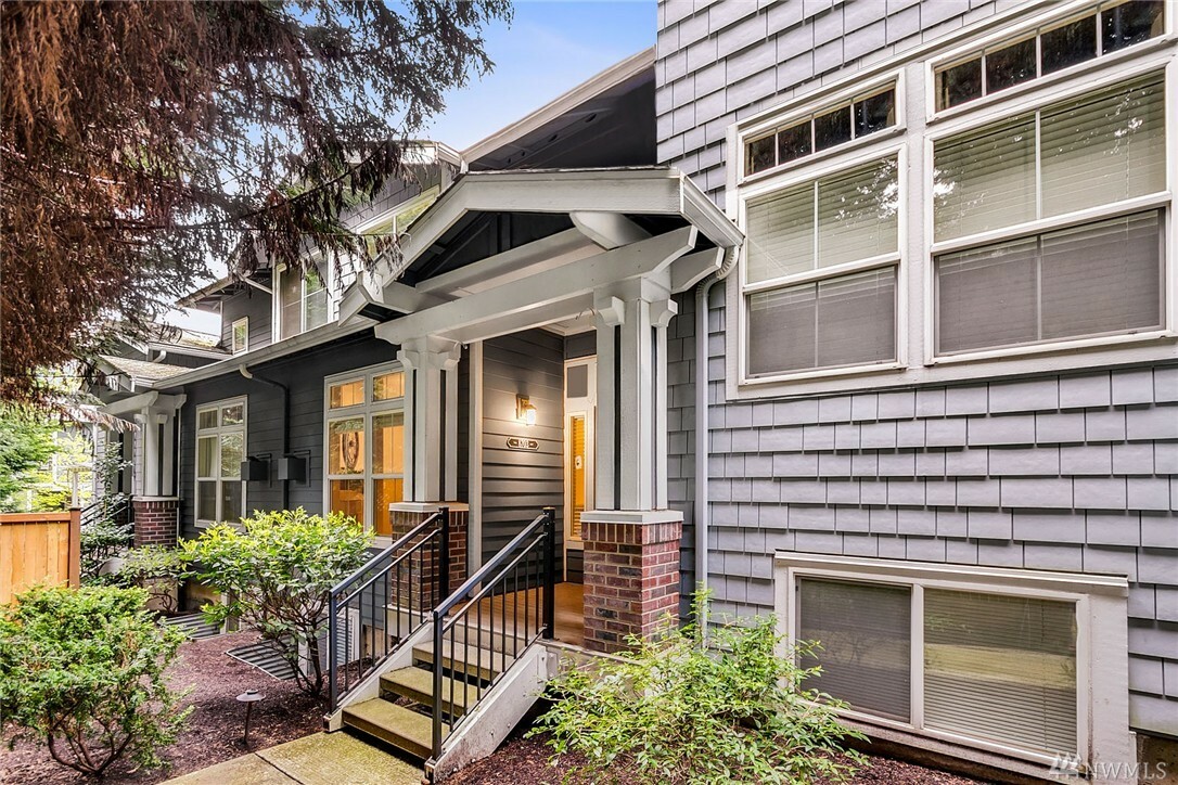 Property Photo: 8703 123rd Lane NE WA 98033