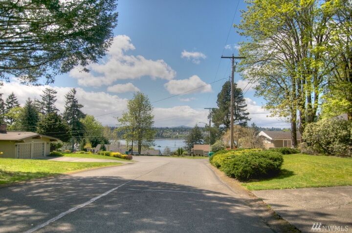 Property Photo: 822 Jasper Ave NE WA 98506