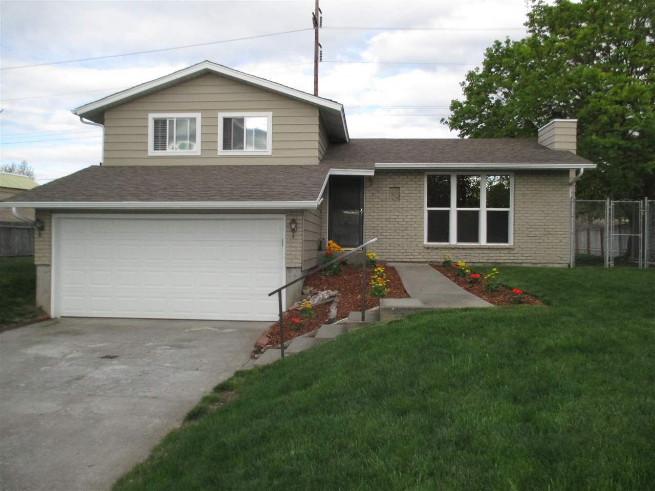 Property Photo: 1507 S Century Ln WA 99037-9709