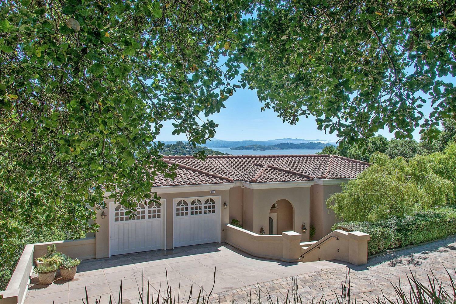 Property Photo:  270 Margarita Drive  CA 94901 