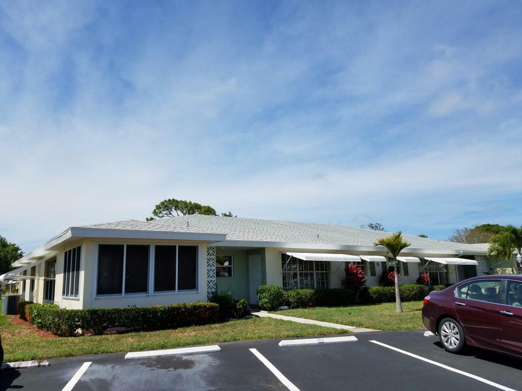 Property Photo:  410 Sandpiper Drive Apt B  FL 34982 