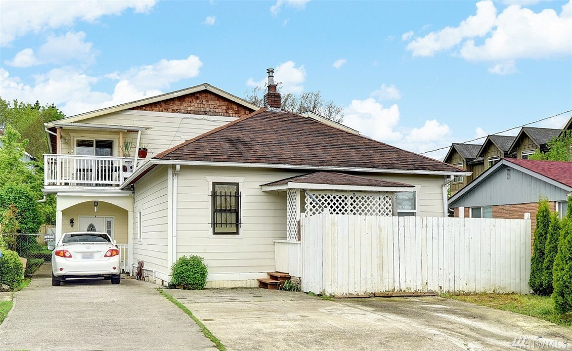 Property Photo: 9021 46th Ave S WA 98118