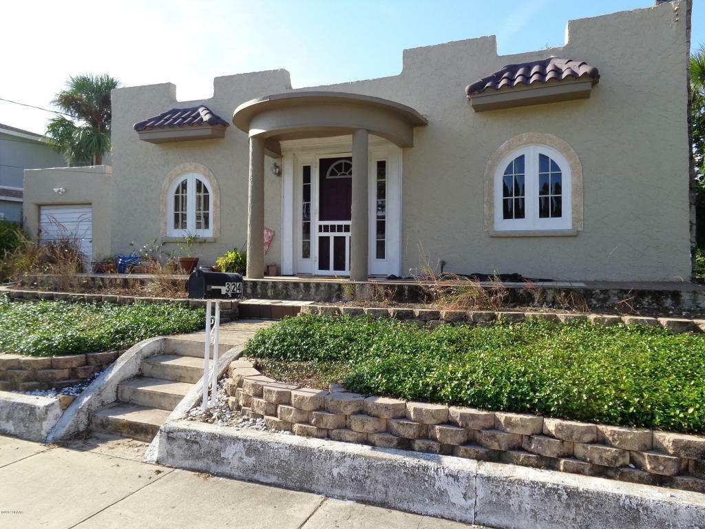 Property Photo: 324 Temko Terrace FL 32118