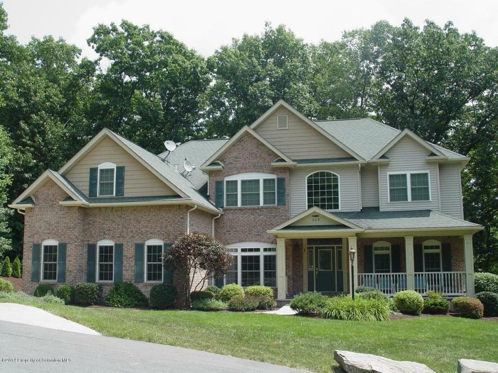 Property Photo:  303 Beech Circle  PA 18411 