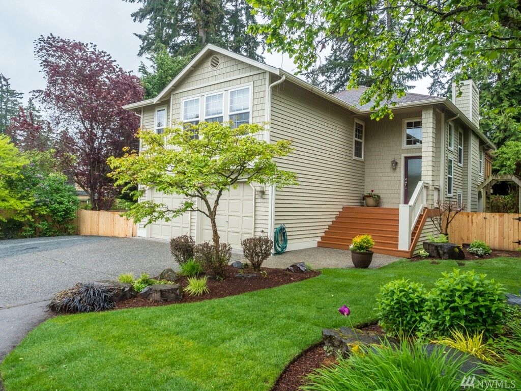 Property Photo: 21505 84th Ave W WA 98026