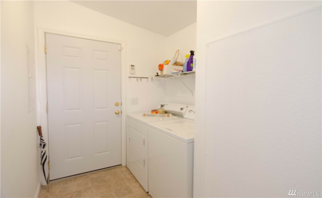 Property Photo: 34512 2nd Ave E WA 98580