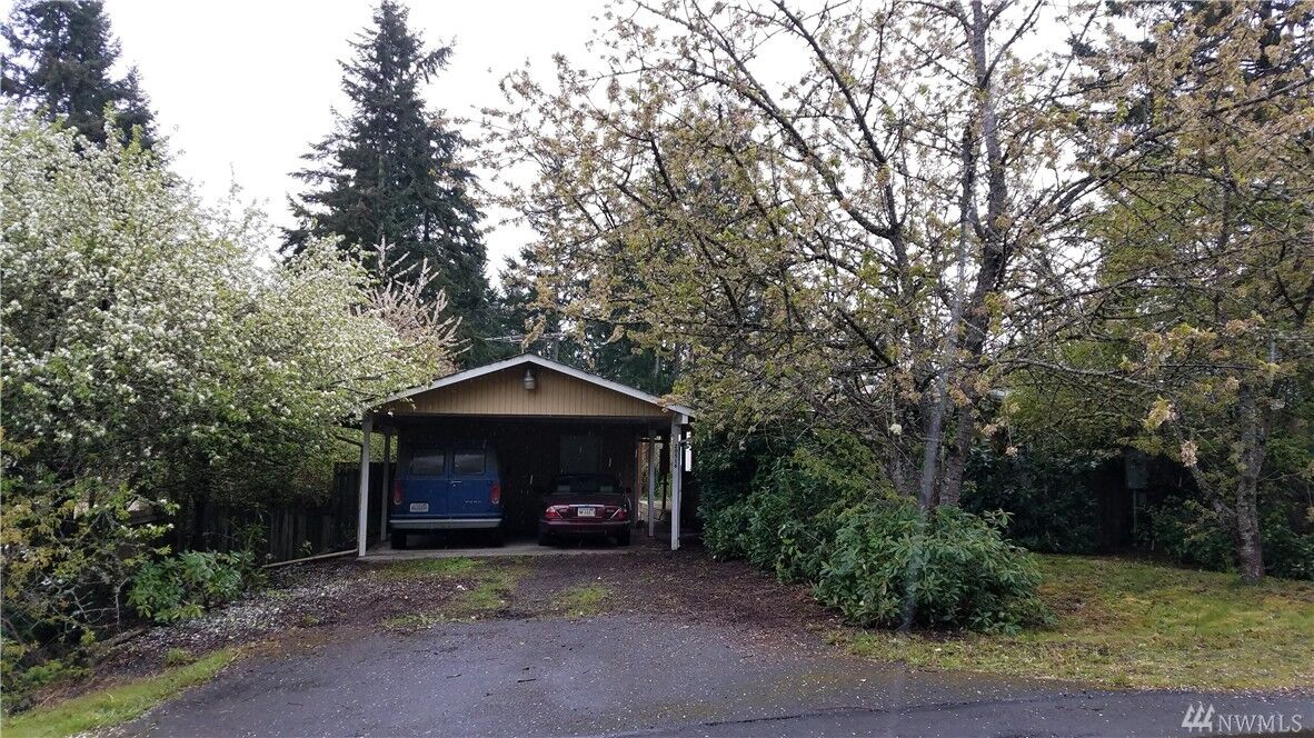 Property Photo:  20516  Bonanza Drive E  WA 98391 