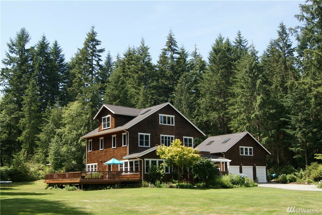 Property Photo:  18305 121 Ave SW  WA 98070 