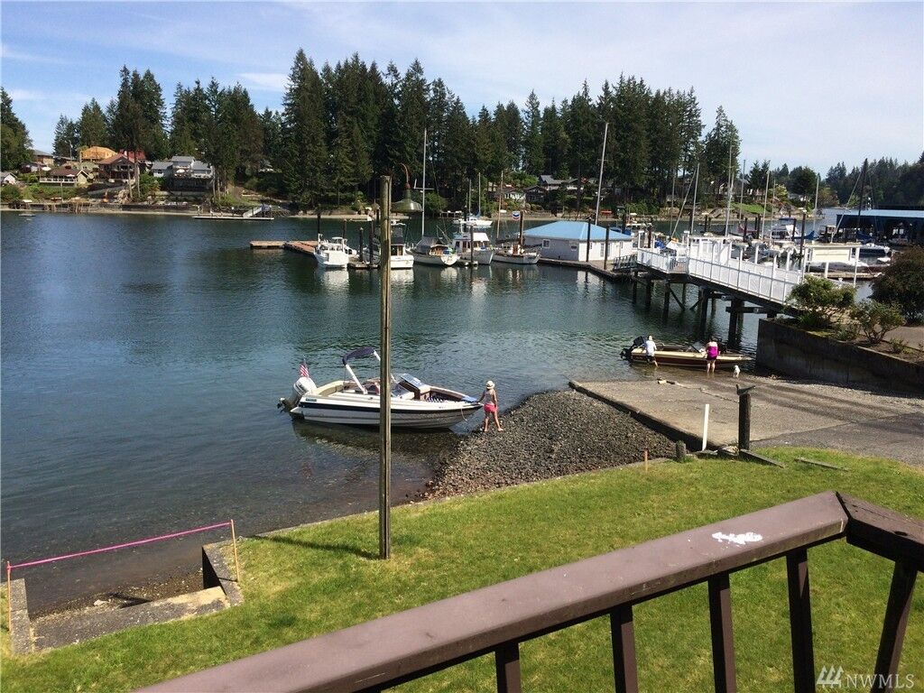 Property Photo: 5054 E Grapeview Loop Rd WA 98524