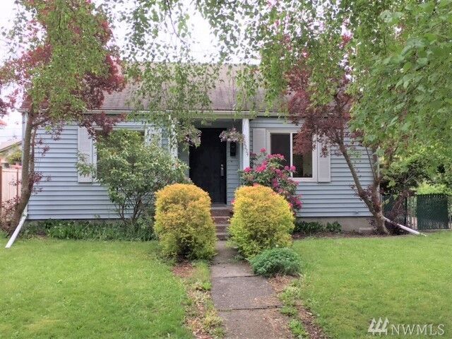 Property Photo:  2224 Elizabeth St  WA 98225 