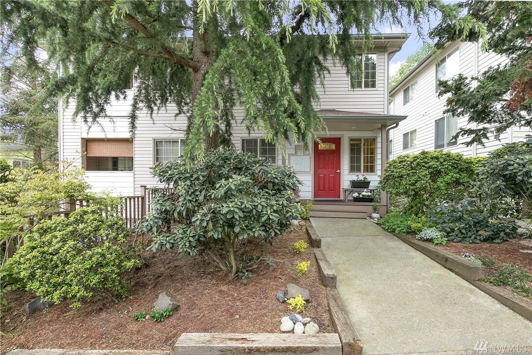 Property Photo:  8516 23rd Ave NE 4  WA 98115 