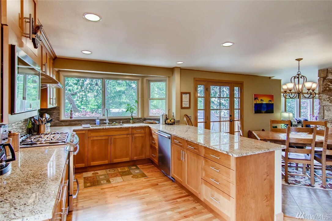 Property Photo: 7829 115th Place NE WA 98033