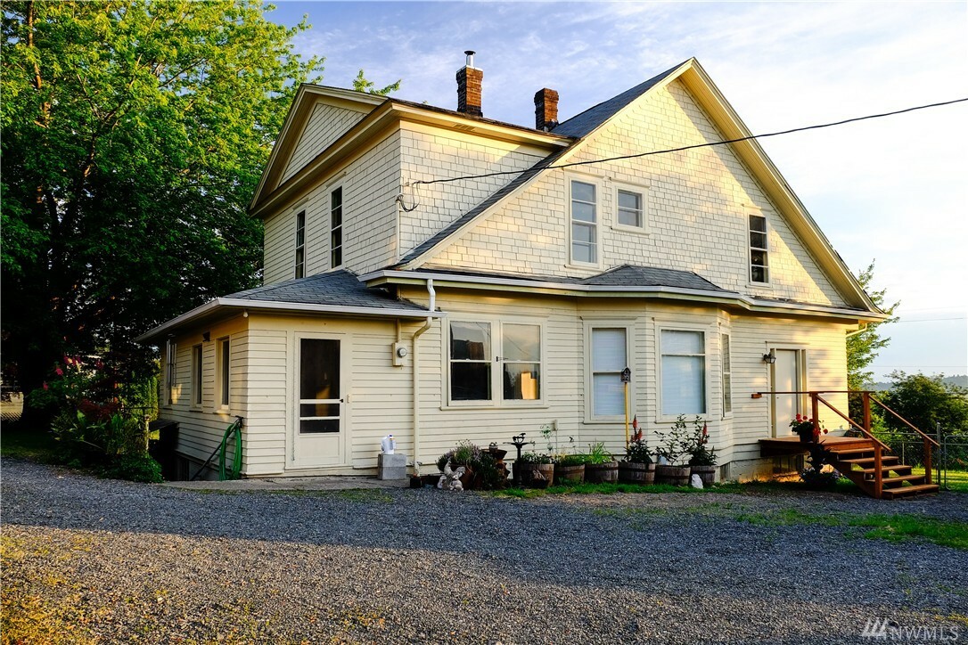 Property Photo: 5616 Lowell-Larimer Rd WA 98208