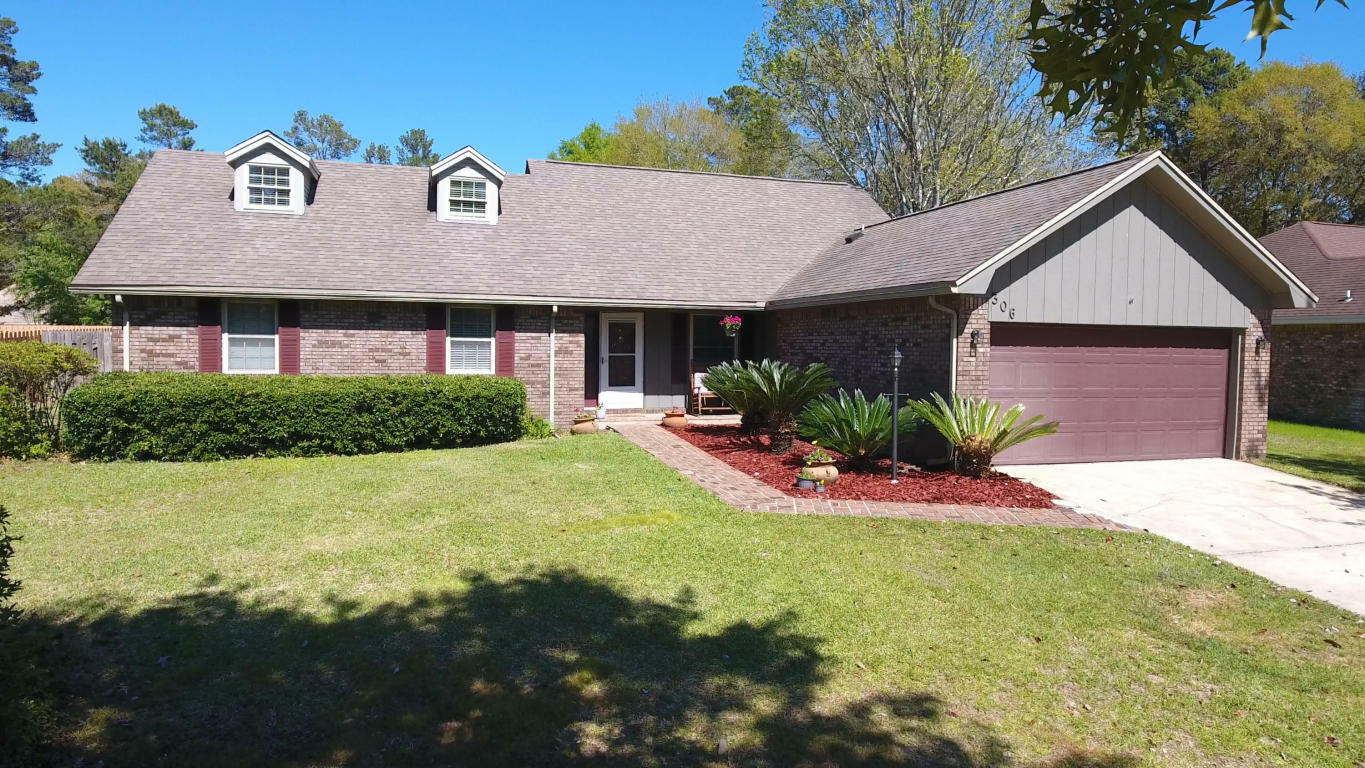 Property Photo:  306 Antiqua Way  FL 32578 