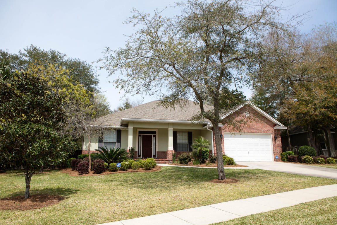Property Photo:  820 Coldwater Creek Circle  FL 32578 