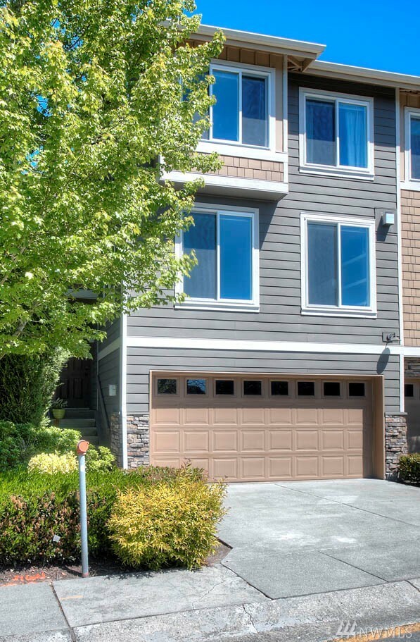 Property Photo: 21236 SE 42nd Lane 21236 WA 98029