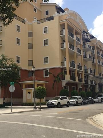 Property Photo: 8395 SW 73rd Ave 417 FL 33143