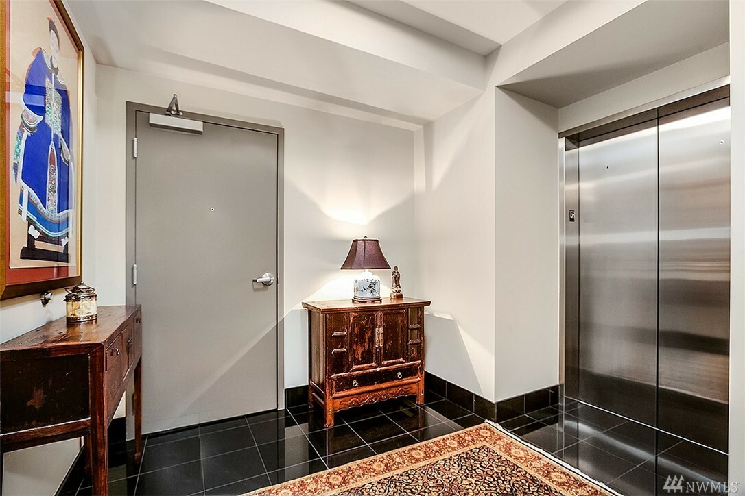 Property Photo: 1920 4th Ave 1510 WA 98101
