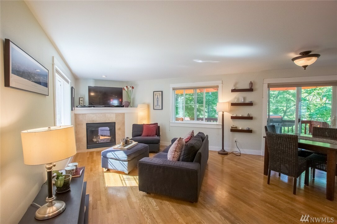 Property Photo: 9119 23rd Ave NE WA 98115