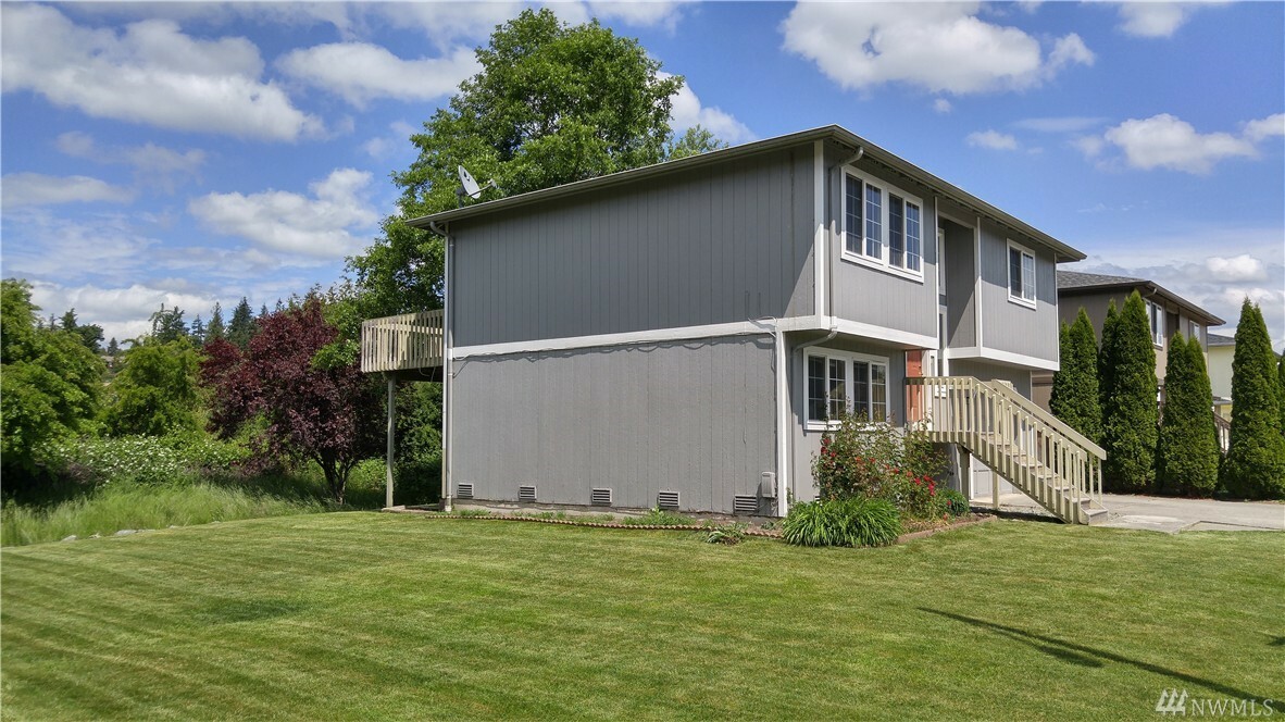 Property Photo:  7727 274th St NW  WA 98292 