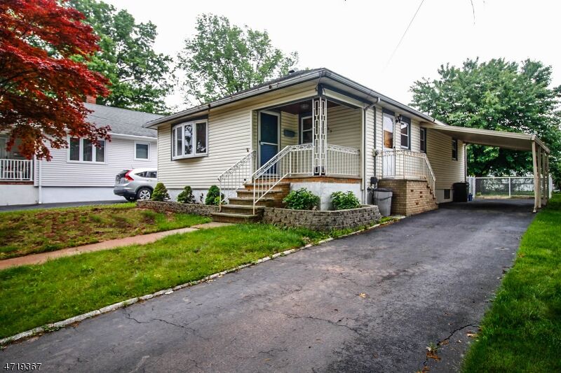 Property Photo:  2065 Barnett St  NJ 07065 