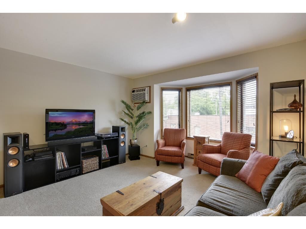 Property Photo: 2425 E Franklin Avenue 205 MN 55406