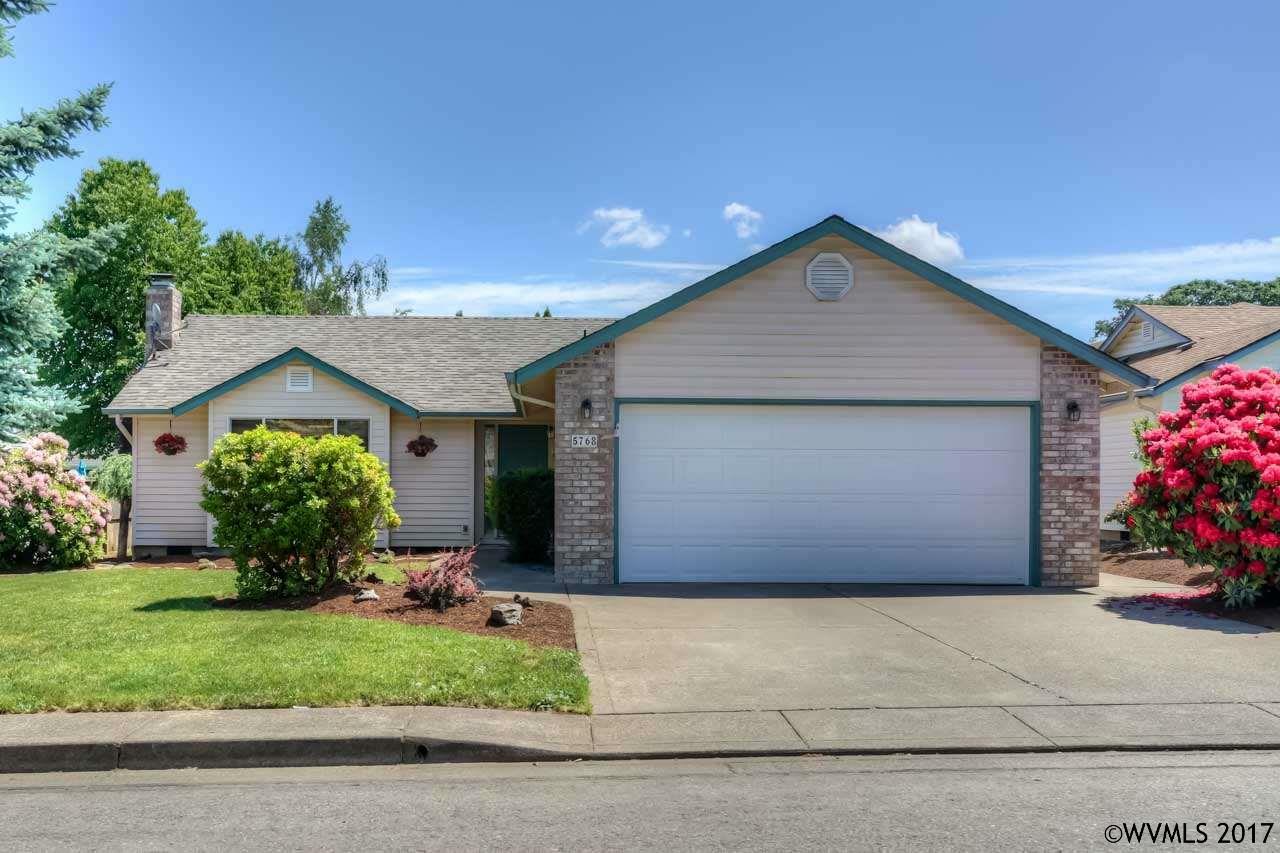Property Photo: 5768 Moonstone Lp OR 97306