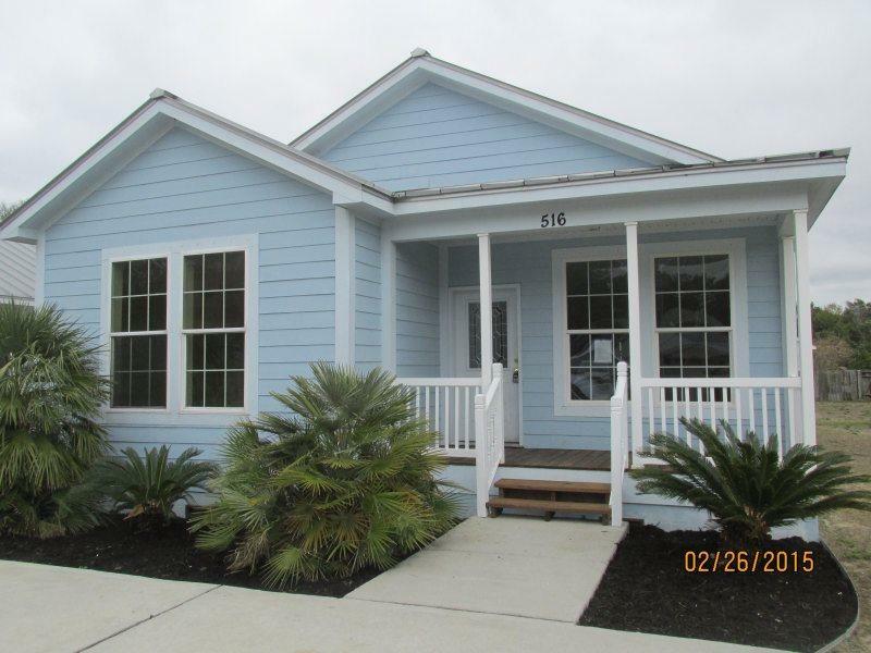 Property Photo: 516 Second Avenue FL 32541