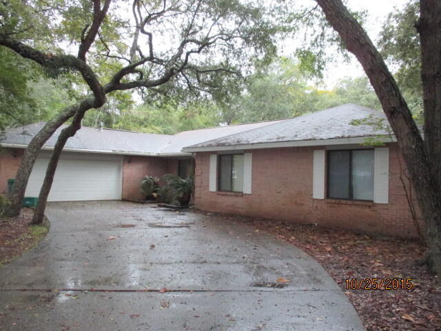 Property Photo:  343 Oaklake Lane  FL 32578 