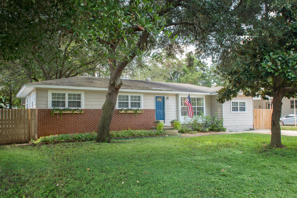 Property Photo:  163 NW Rainbow Drive  FL 32548 