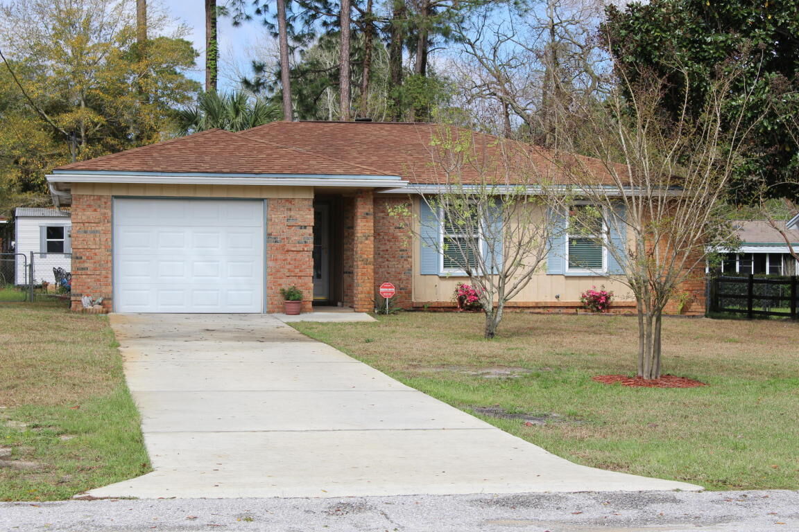 Property Photo:  1410 S Palm Boulevard  FL 32578 