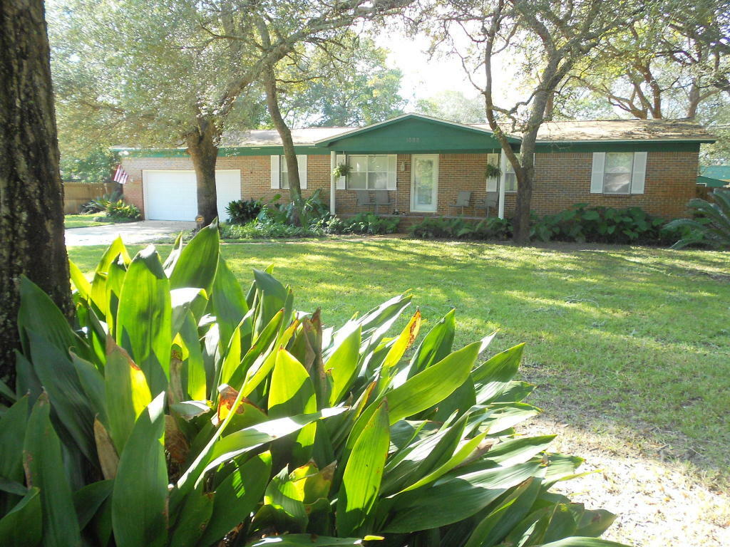 Property Photo:  1008 Gloria Avenue  FL 32547 