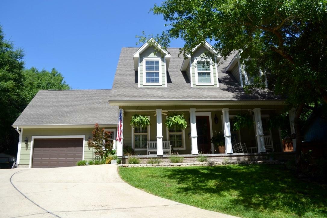 Property Photo: 1106 Hickory Ave FL 32578