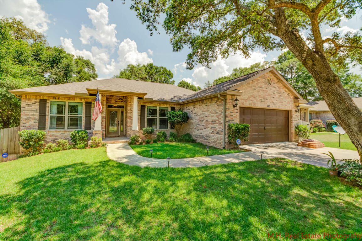 Property Photo:  210 Florida Street  FL 32578 