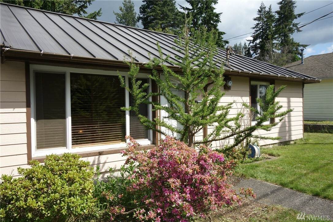 Property Photo:  23209 53rd Ave W  WA 98043 