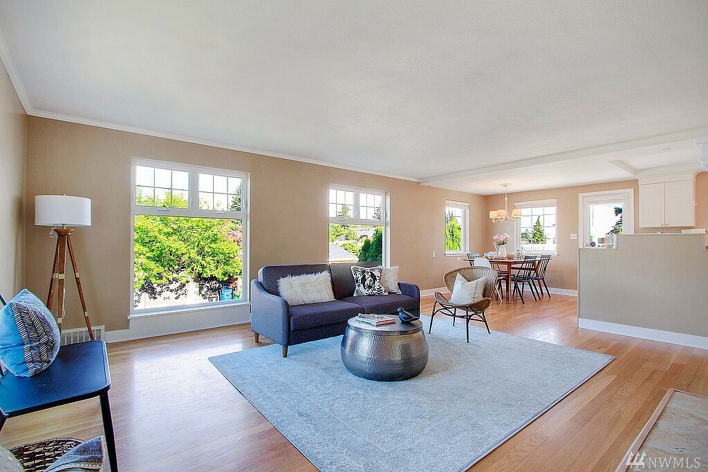 Property Photo: 3553 W Raye St WA 98199