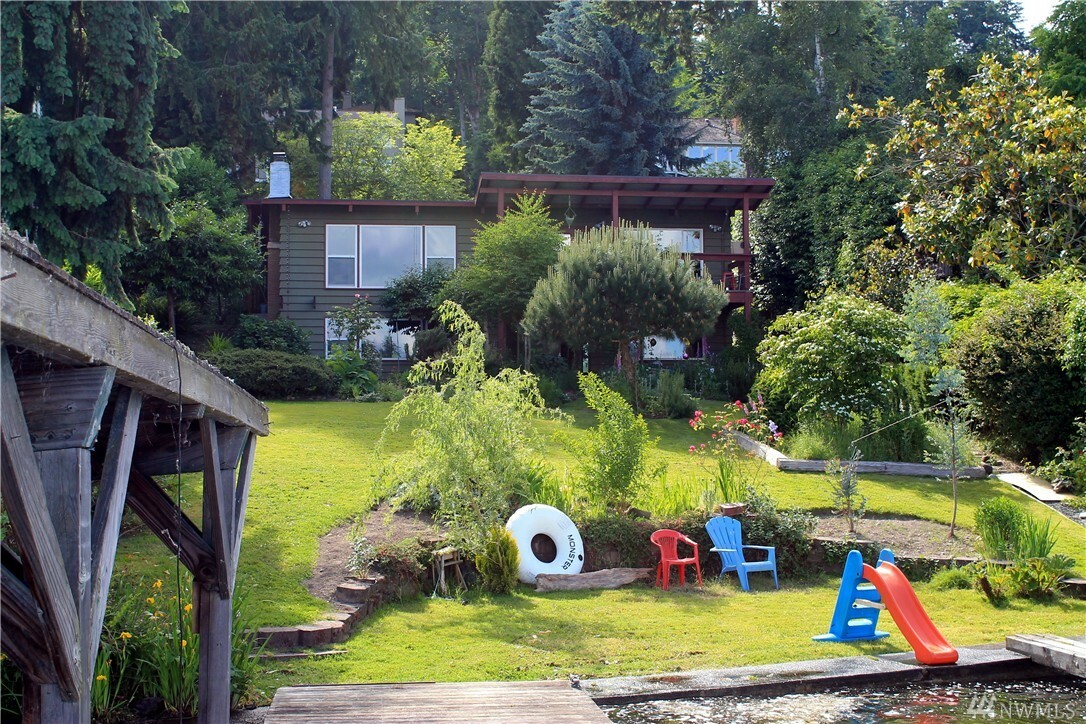 Property Photo:  6252 E Mercer Way  WA 98040 