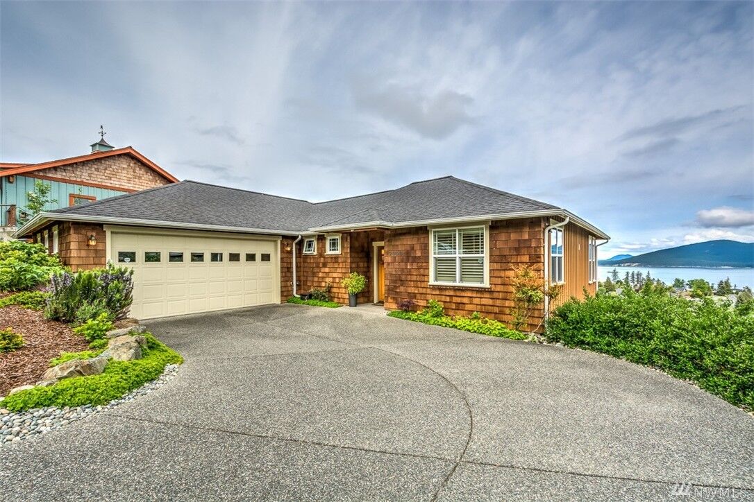 Property Photo:  2006 Kansas Ave  WA 98221 