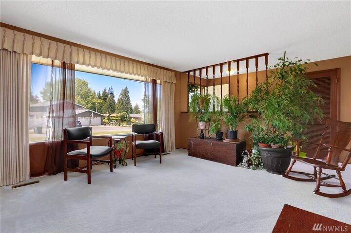 Property Photo: 5411 Ocean Ave WA 98203