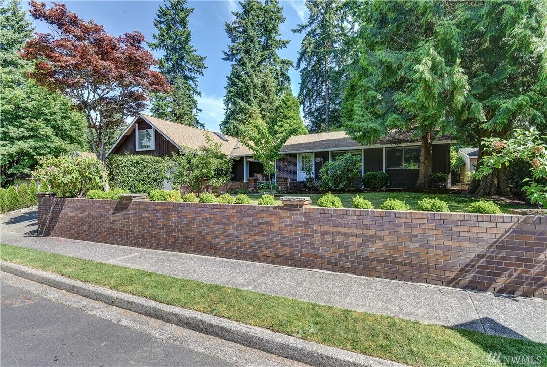 Property Photo:  11815 NE 144th Place  WA 98034 