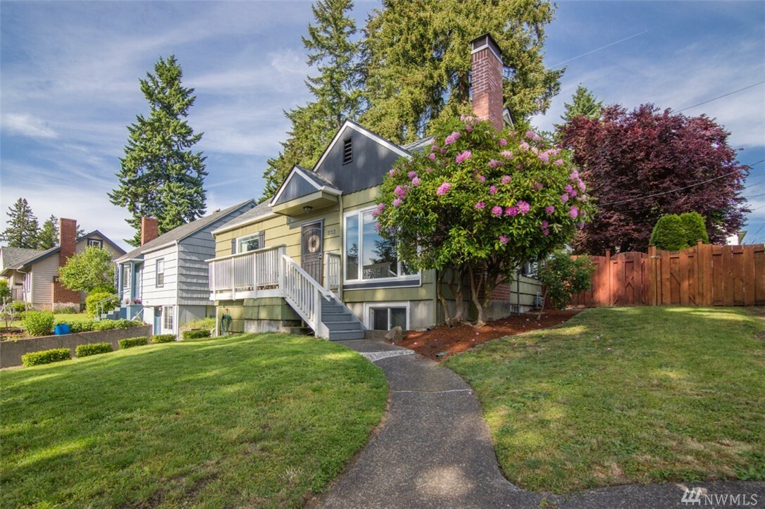 Property Photo:  333 Farallone Ave  WA 98466 