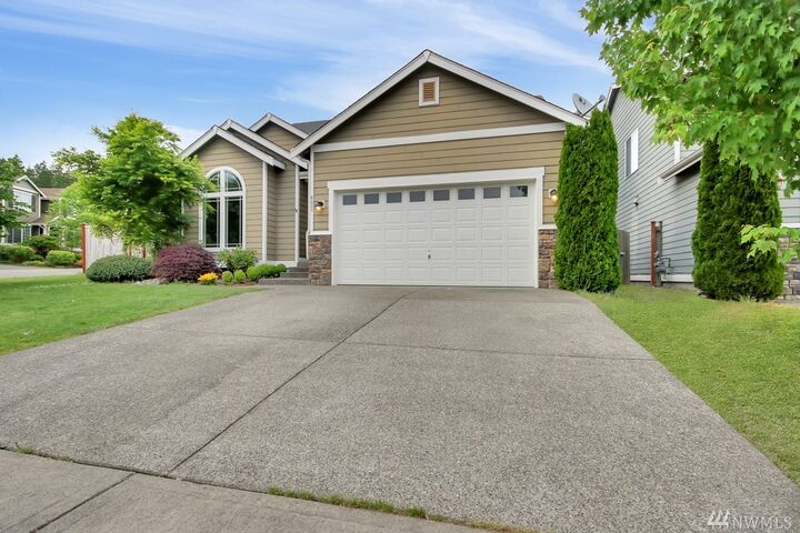 Property Photo: 8605 186th St E WA 98375