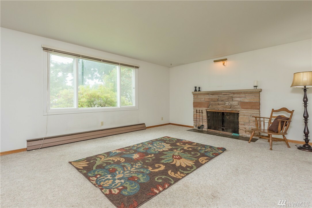 Property Photo:  640 S 143rd Place  WA 98168 