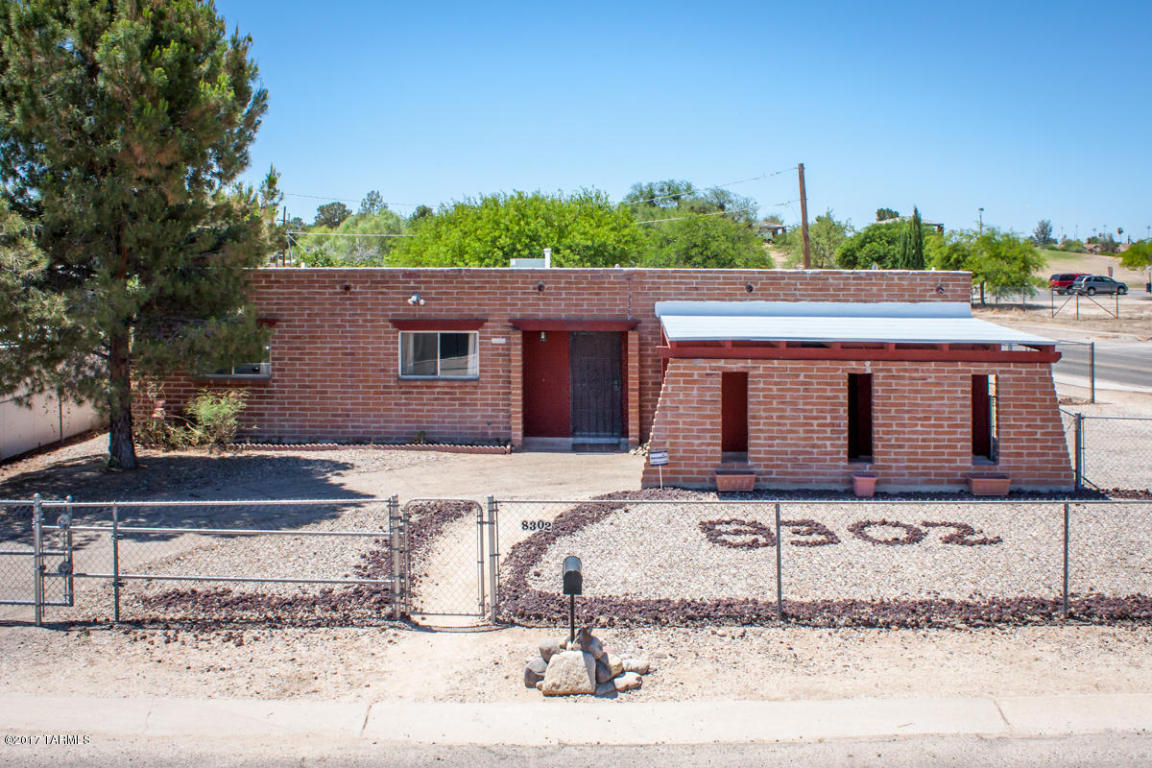 Property Photo: 8302 E Louise Drive AZ 85730