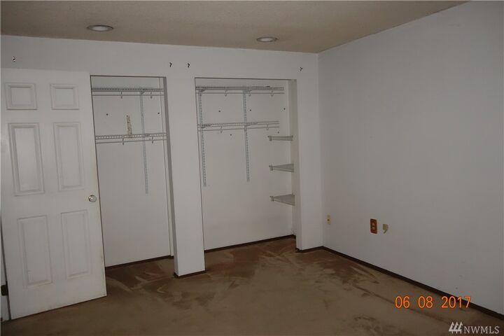 Property Photo:  22826 NE 21st Place  WA 98074 