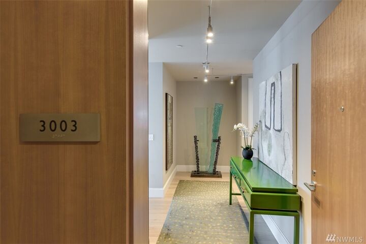 Property Photo:  1521 2nd Ave 3003  WA 98101 