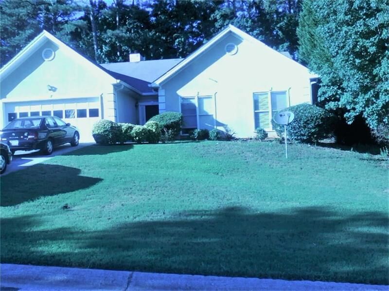 Property Photo:  2210 Thorndale Drive SW   30047