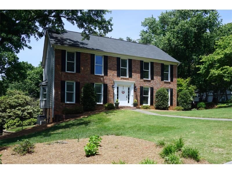 Property Photo:  505 Wood Valley Trace   30076