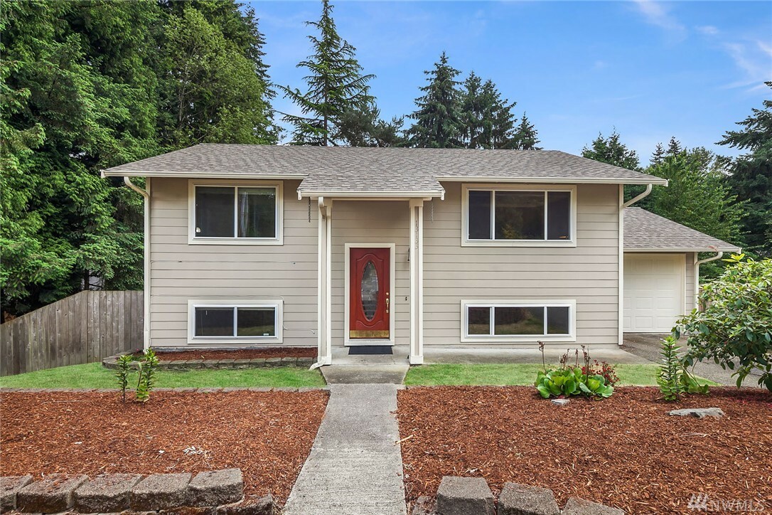 Property Photo:  13133 NE 195th St  WA 98072 