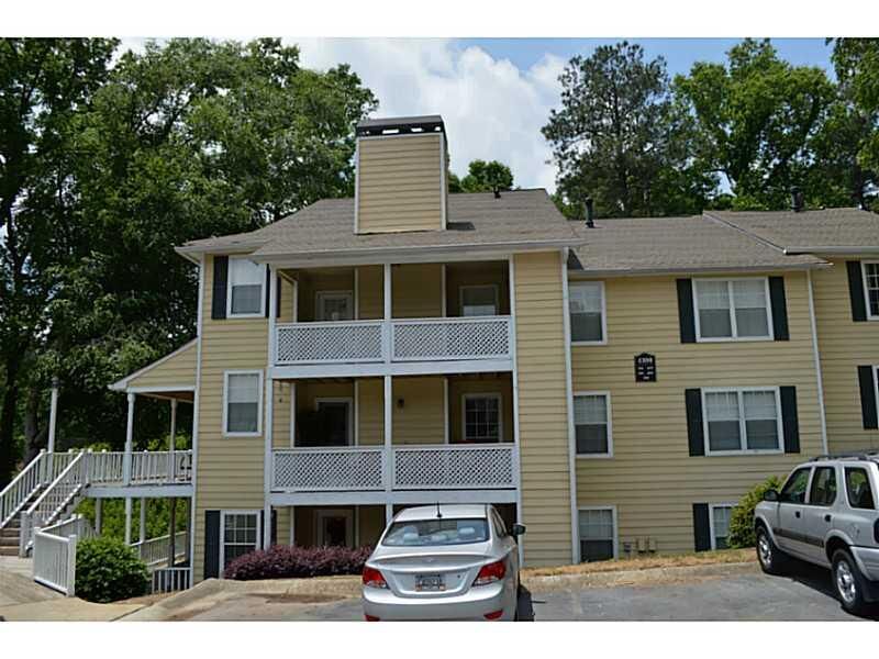 Property Photo: 4100 Riverlook Parkway 101 30067